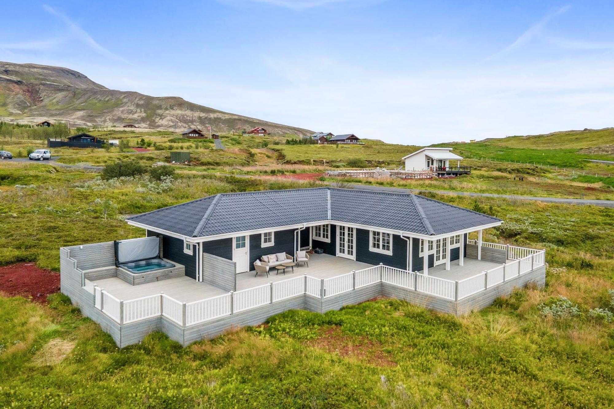 Venture Vacations-Golden Circle Hot Tub Cabin Selfoss Exterior foto