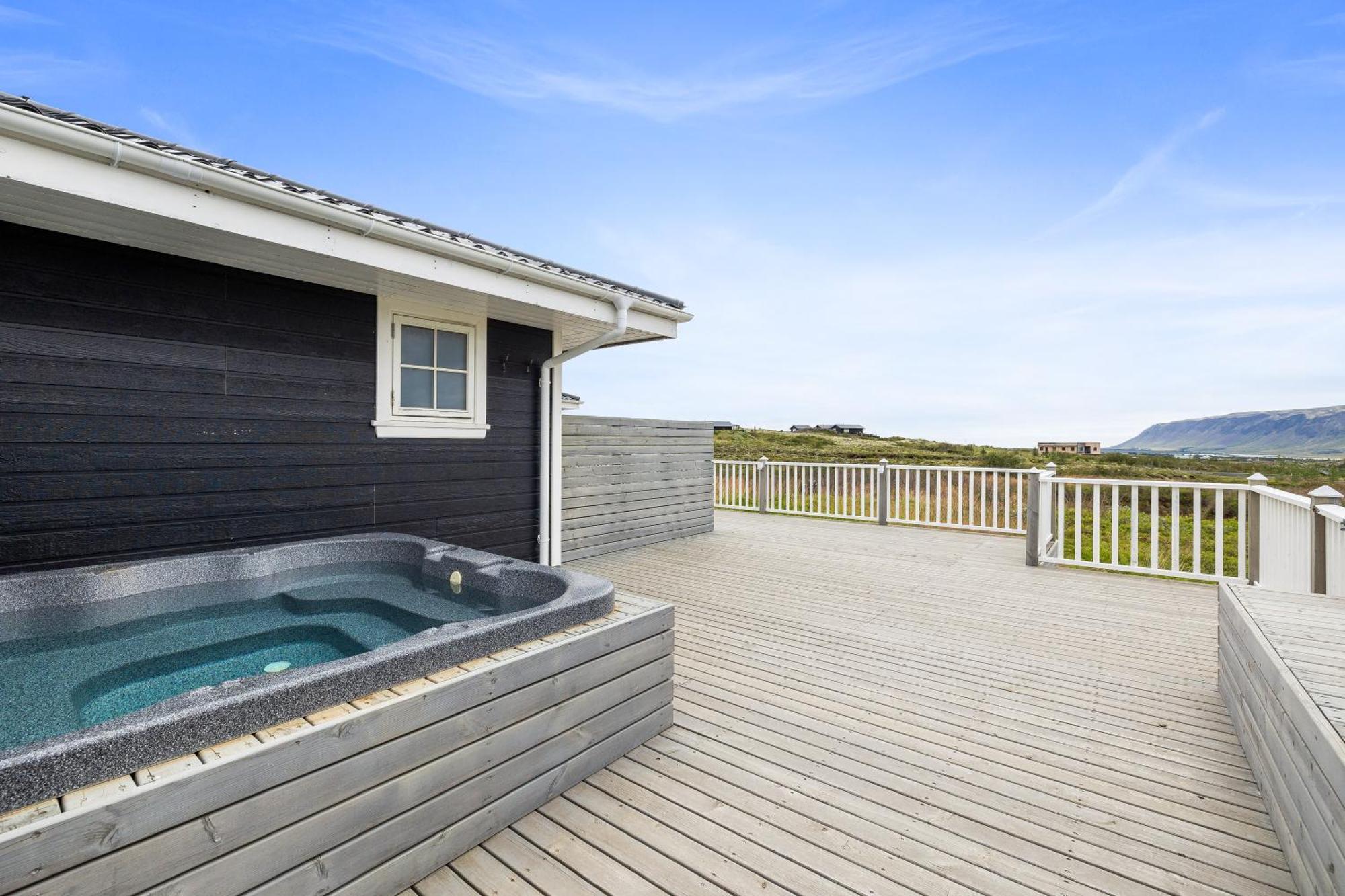 Venture Vacations-Golden Circle Hot Tub Cabin Selfoss Exterior foto