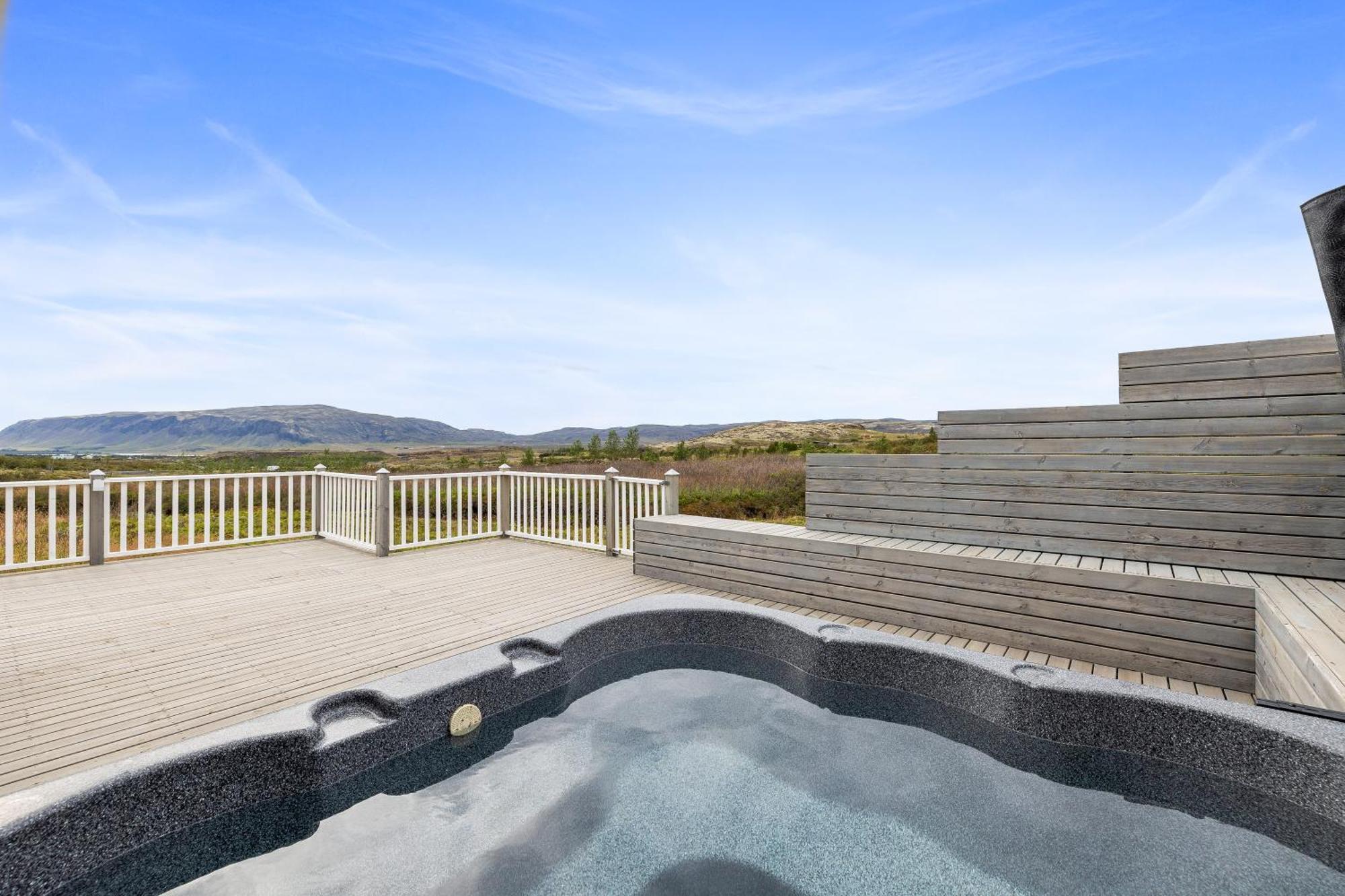 Venture Vacations-Golden Circle Hot Tub Cabin Selfoss Exterior foto